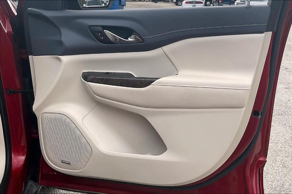 used 2021 GMC Acadia car, priced at $18,897