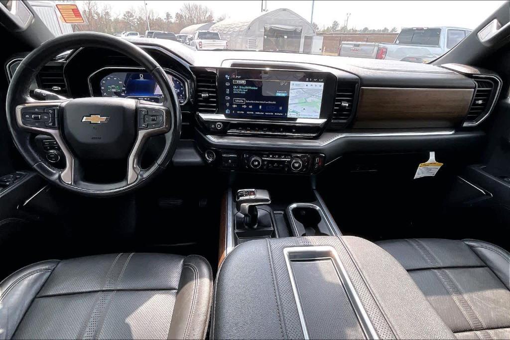 used 2022 Chevrolet Silverado 1500 car, priced at $43,997