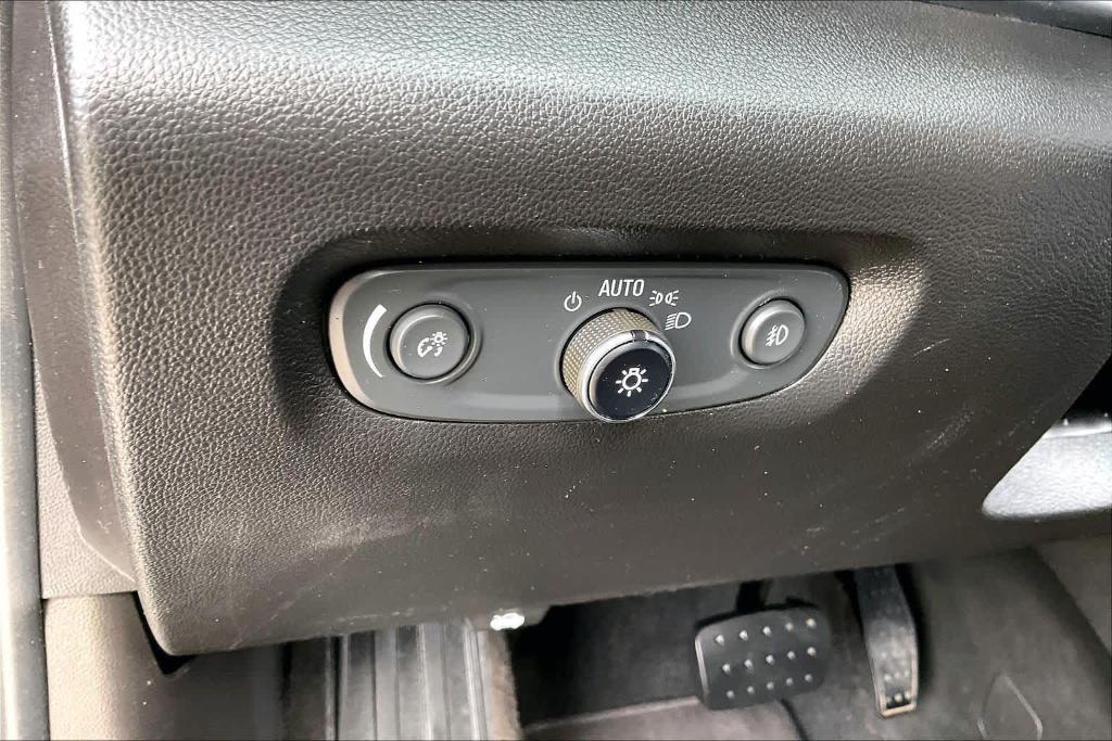 used 2019 Chevrolet Traverse car, priced at $17,987