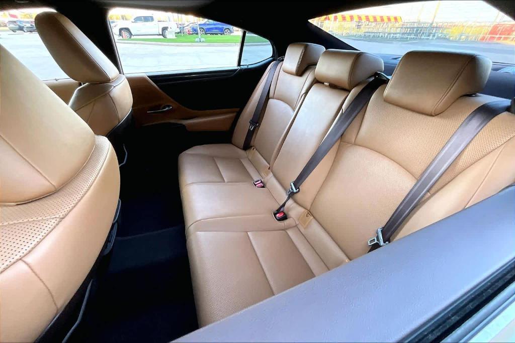 used 2019 Lexus ES 350 car, priced at $24,597