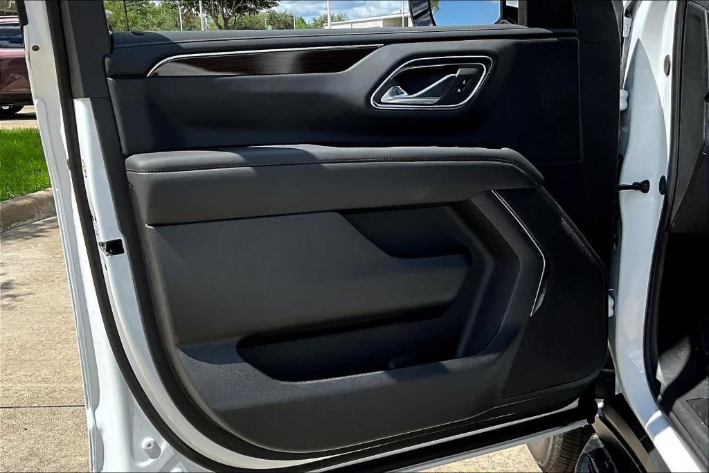 used 2024 GMC Yukon XL car, priced at $58,685