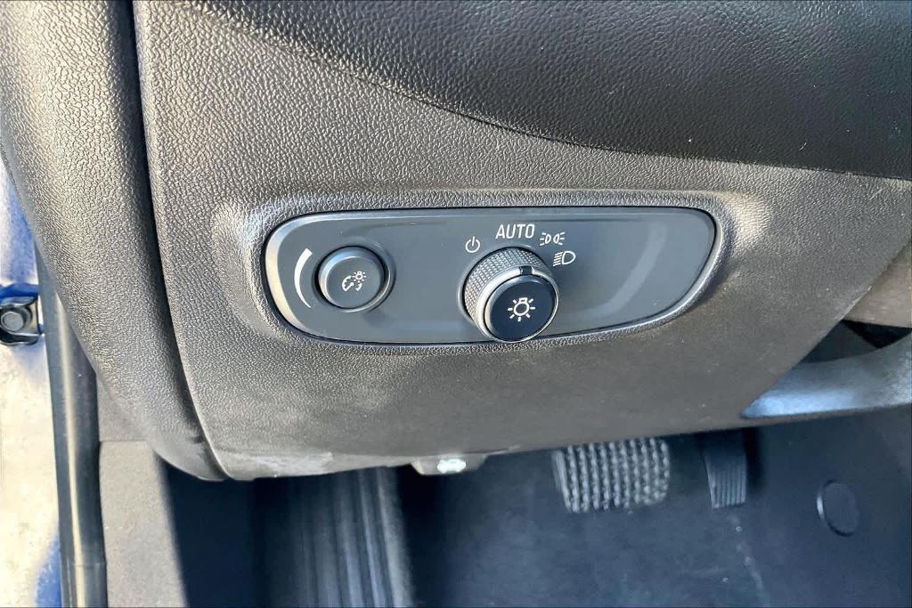 used 2022 Chevrolet Equinox car, priced at $20,797