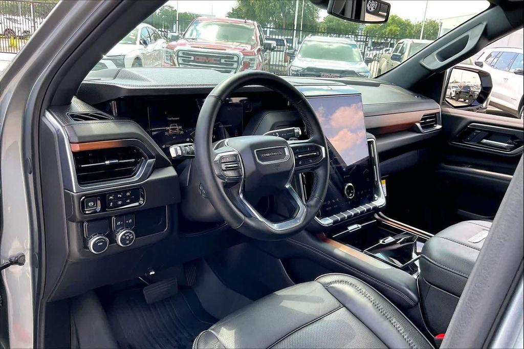 used 2025 GMC Yukon XL car, priced at $69,212