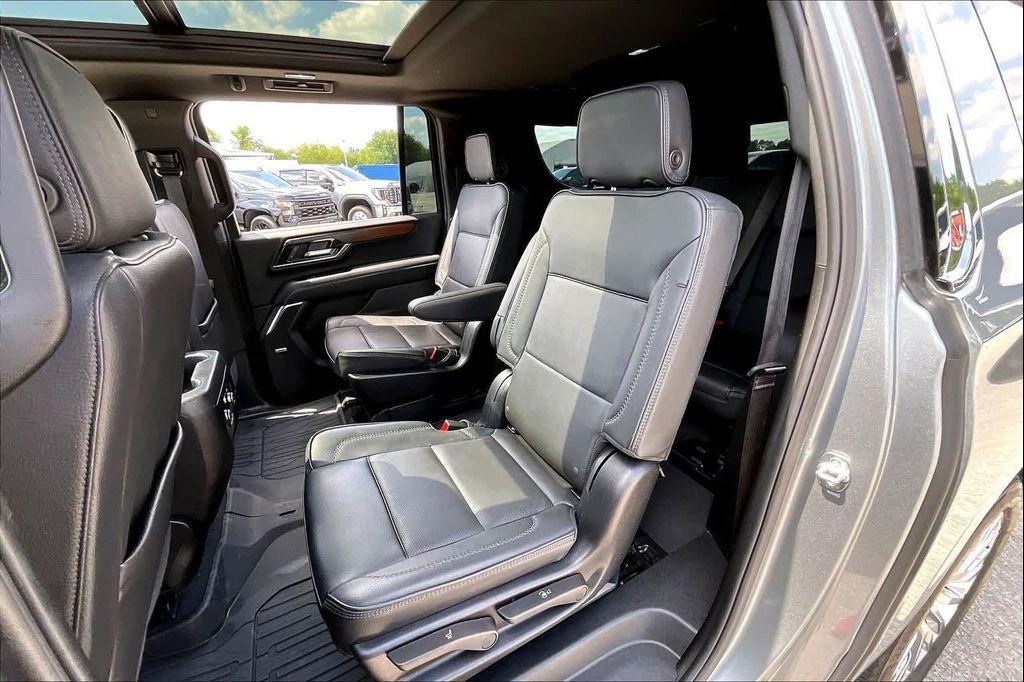 used 2025 GMC Yukon XL car, priced at $69,212