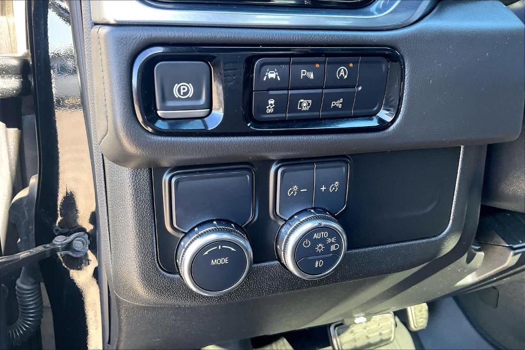 used 2025 GMC Yukon car, priced at $65,337