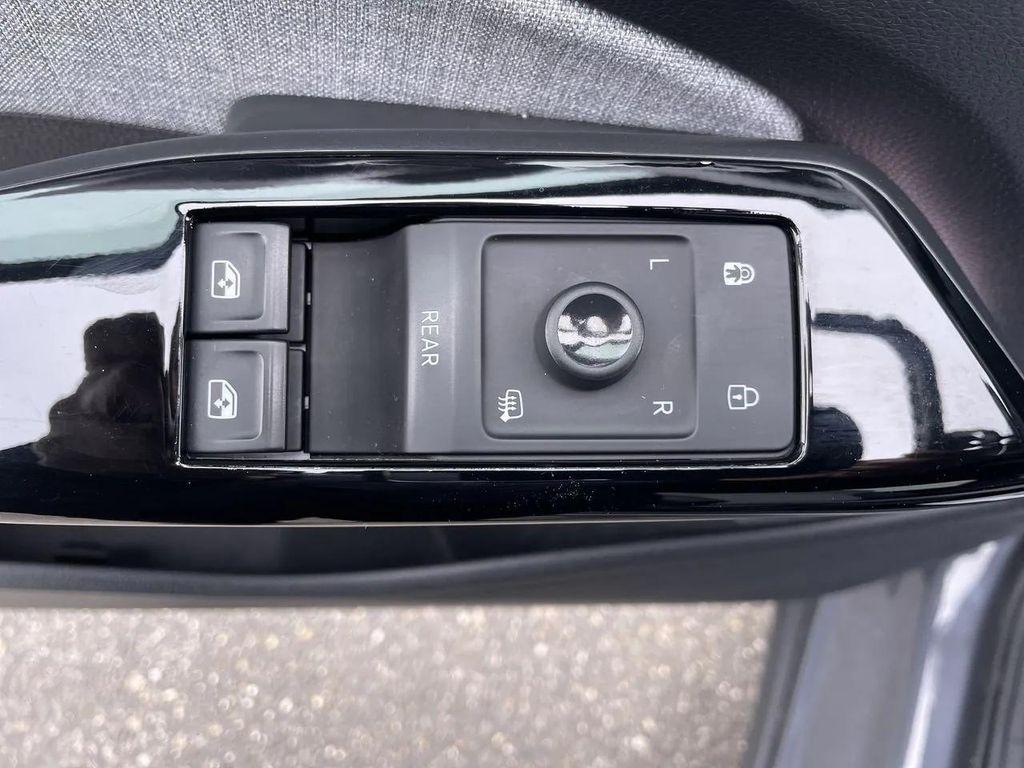 used 2023 Volkswagen ID.4 car, priced at $17,184