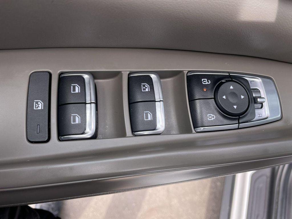 used 2025 Kia Carnival car, priced at $35,670