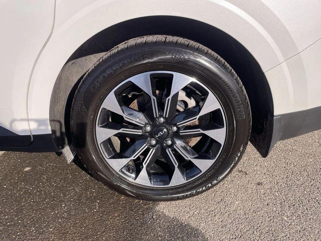 used 2024 Kia Carnival car, priced at $31,994