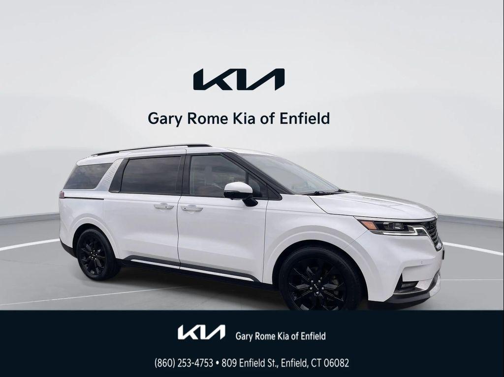 used 2024 Kia Carnival car, priced at $39,897