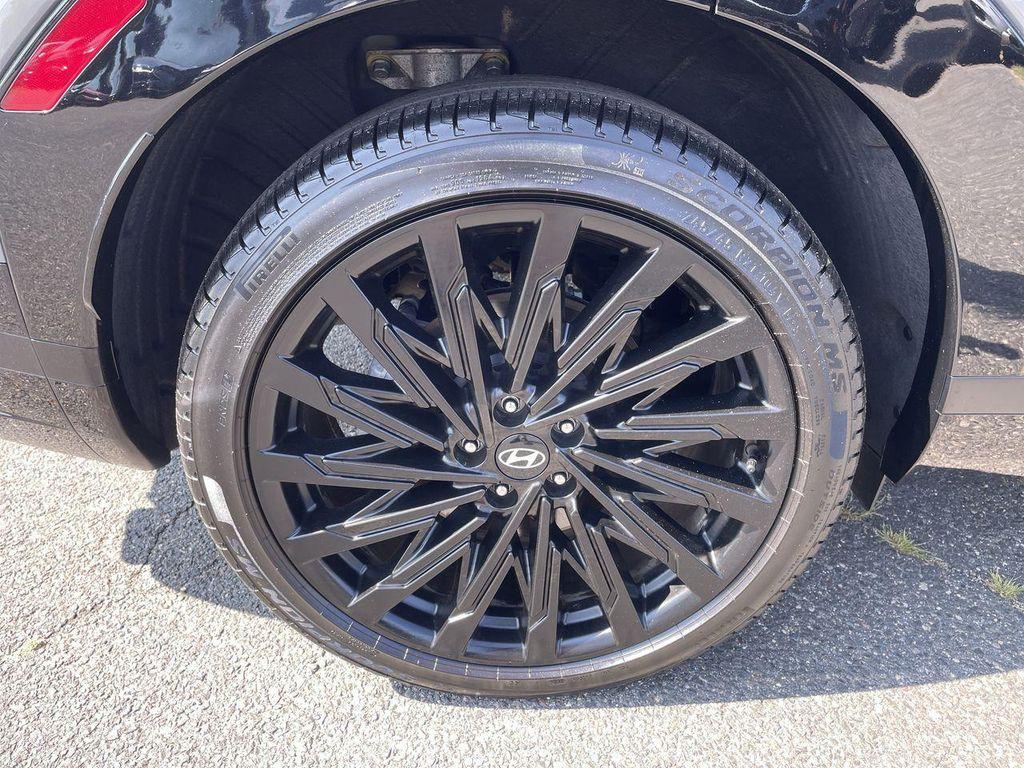 used 2025 Hyundai Santa Fe car, priced at $39,365