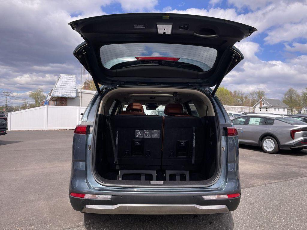 used 2024 Kia Carnival car, priced at $39,984