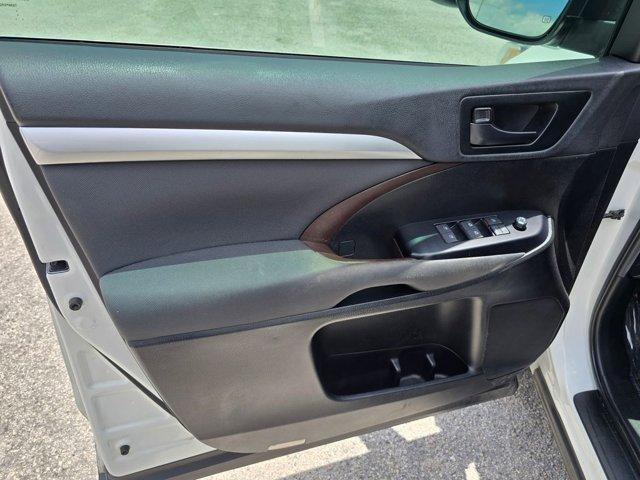 used 2019 Toyota Highlander car, priced at $25,076