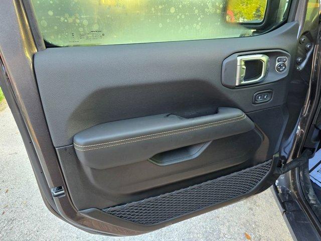 new 2025 Jeep Wrangler car, priced at $42,625