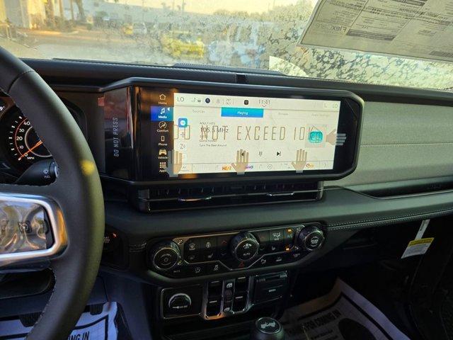 new 2025 Jeep Wrangler car, priced at $42,625