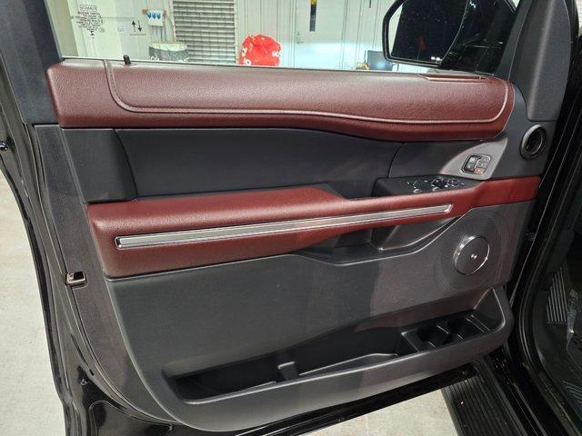 used 2024 Ford Expedition car, priced at $42,291