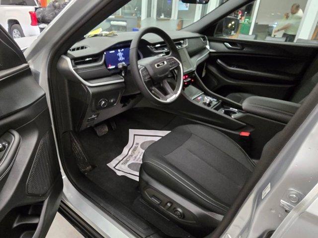 new 2025 Jeep Grand Cherokee car, priced at $35,515