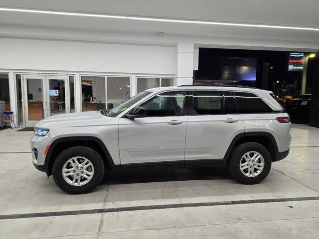 new 2025 Jeep Grand Cherokee car, priced at $35,515