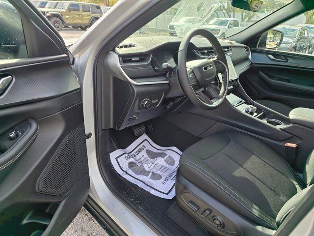new 2026 Jeep Grand Cherokee car, priced at $40,225