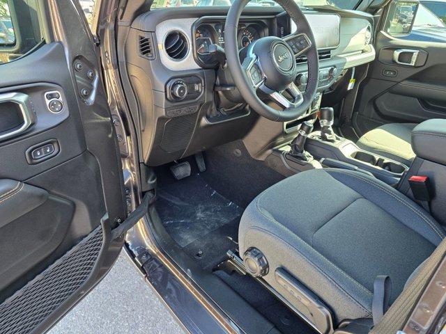 new 2025 Jeep Wrangler car, priced at $45,115