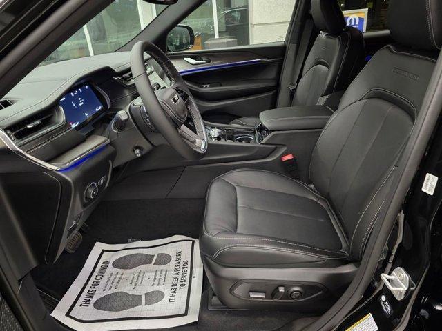 new 2025 Jeep Grand Cherokee car, priced at $51,585