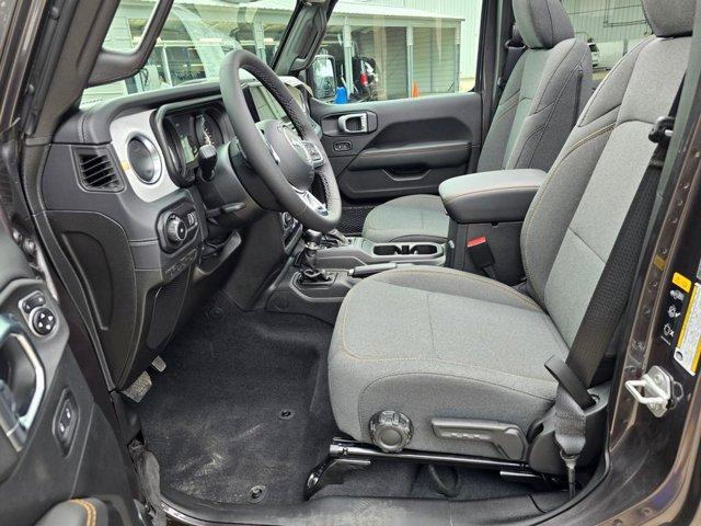 new 2025 Jeep Wrangler car, priced at $46,620