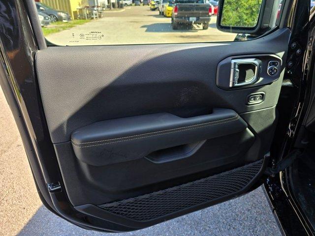 new 2025 Jeep Wrangler car, priced at $44,620