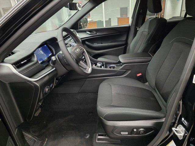 new 2025 Jeep Grand Cherokee car, priced at $36,170