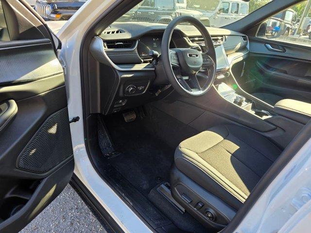 new 2025 Jeep Grand Cherokee car, priced at $36,570