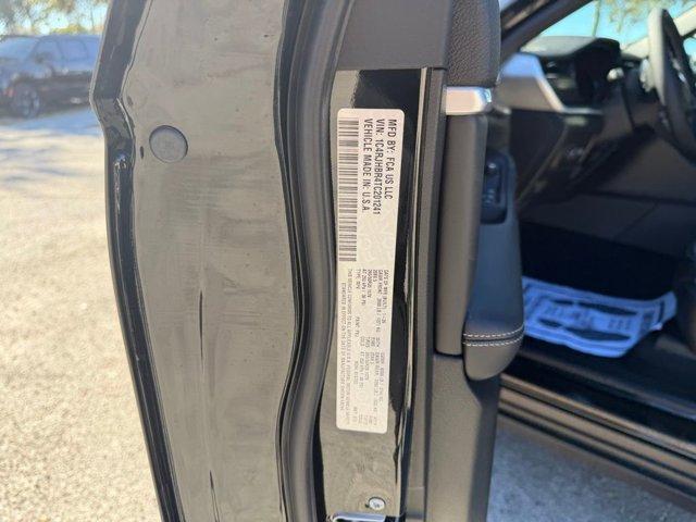 new 2026 Jeep Grand Cherokee car, priced at $44,805