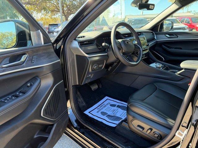 new 2026 Jeep Grand Cherokee car, priced at $44,805