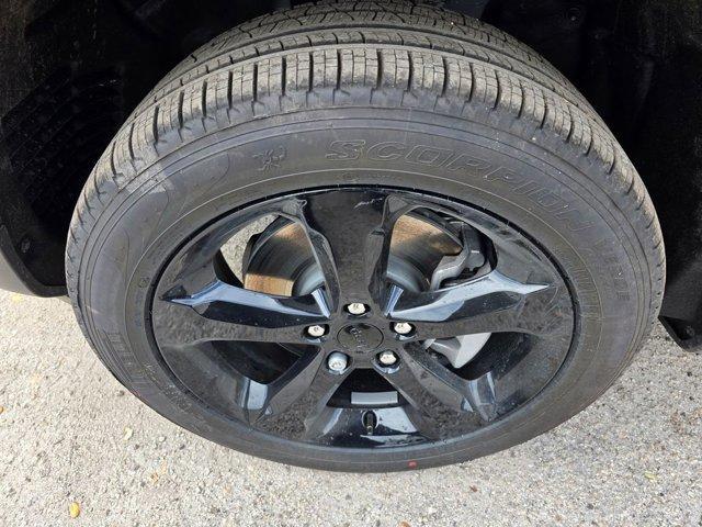 new 2026 Jeep Grand Cherokee L car, priced at $45,805