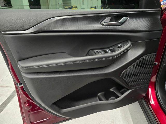 new 2025 Jeep Grand Cherokee car, priced at $36,875