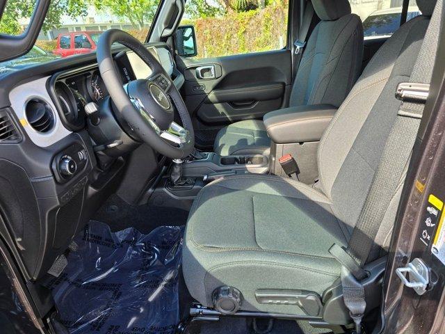 new 2025 Jeep Wrangler car, priced at $44,620