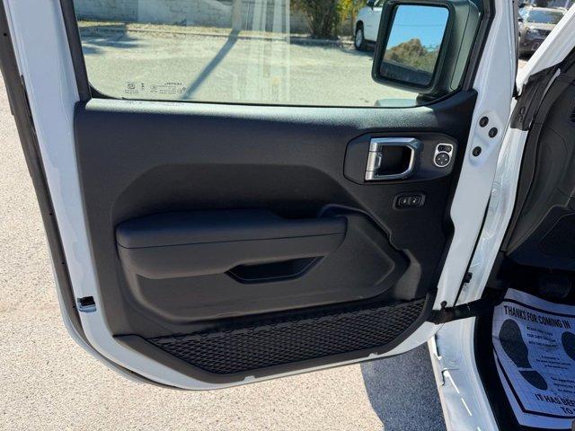 new 2026 Jeep Wrangler car, priced at $41,665