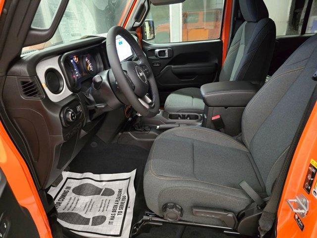 new 2025 Jeep Gladiator car, priced at $41,640
