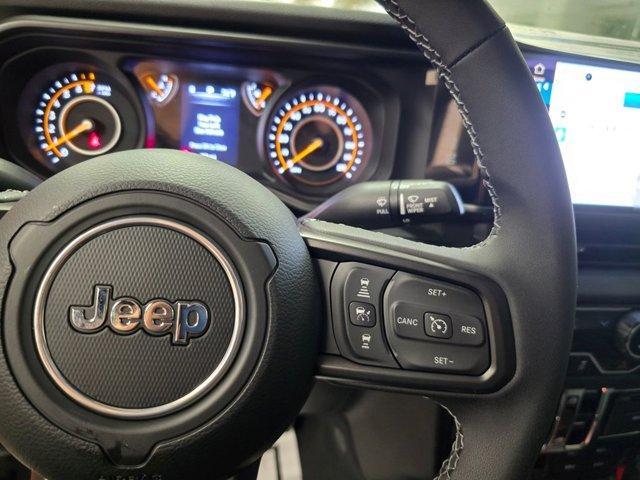 new 2025 Jeep Gladiator car, priced at $41,640