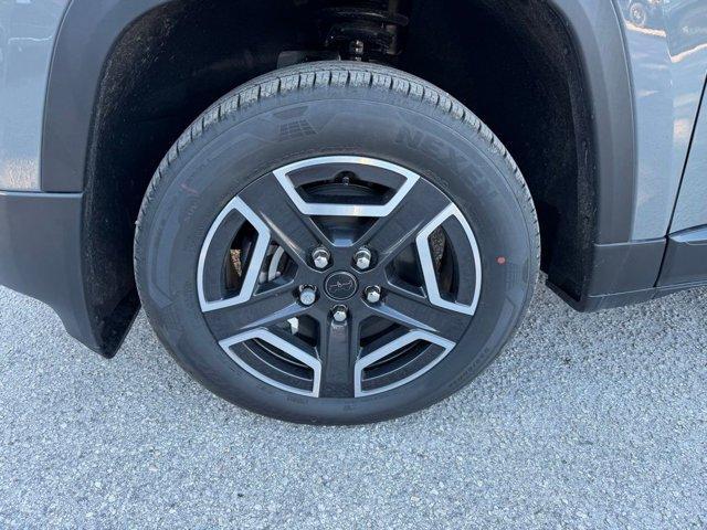 new 2026 Jeep Cherokee car, priced at $37,815