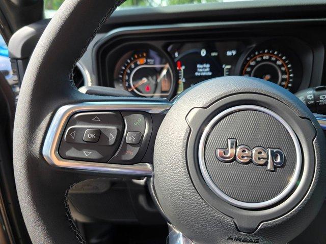 new 2025 Jeep Wrangler car, priced at $43,125