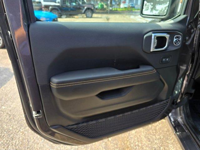 new 2025 Jeep Wrangler car, priced at $43,125