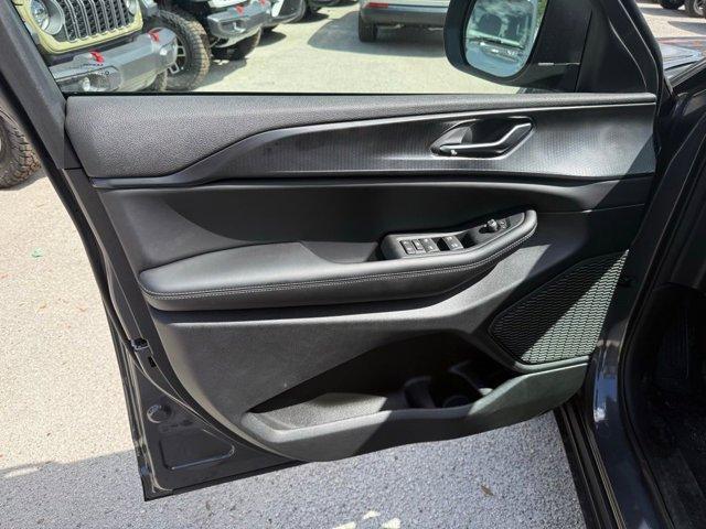 new 2025 Jeep Grand Cherokee L car, priced at $33,625