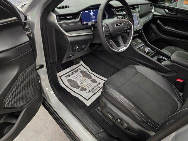 new 2025 Jeep Grand Cherokee car, priced at $36,875