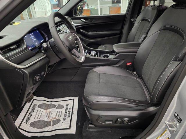 new 2025 Jeep Grand Cherokee car, priced at $36,875