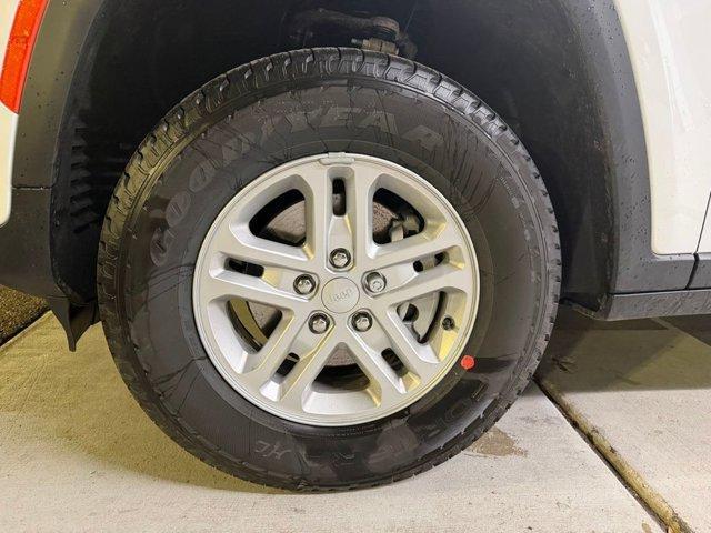 new 2025 Jeep Grand Cherokee car, priced at $34,920