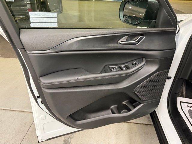 new 2025 Jeep Grand Cherokee car, priced at $36,505