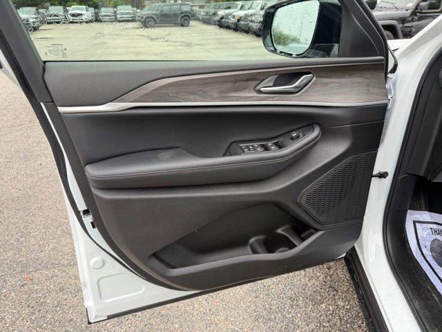 new 2026 Jeep Grand Cherokee L car, priced at $41,575