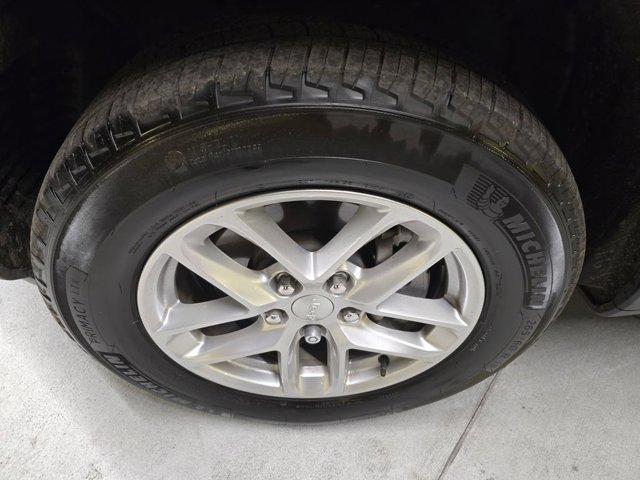 used 2025 Jeep Grand Cherokee car, priced at $36,996