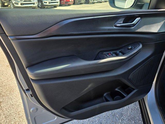 new 2025 Jeep Grand Cherokee L car, priced at $33,625