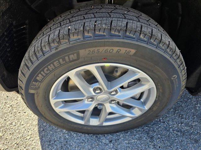 new 2025 Jeep Grand Cherokee L car, priced at $33,625