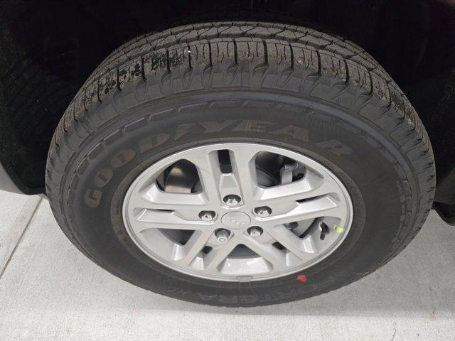 new 2025 Jeep Grand Cherokee car, priced at $33,420