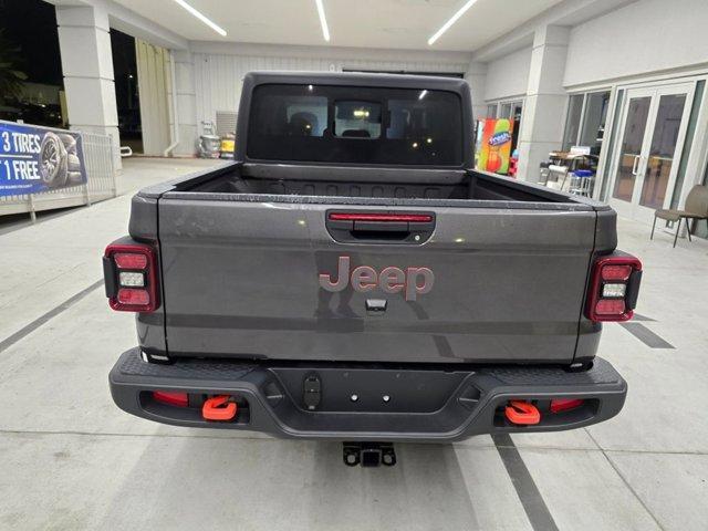 new 2025 Jeep Gladiator car, priced at $46,580